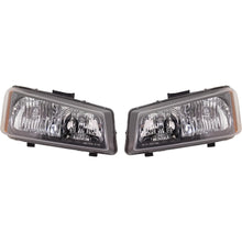 Load image into Gallery viewer, 2003–2006 Chevrolet Silverado 1500 Headlight Set Smooth Reflector (1st Design) | OEM Fit